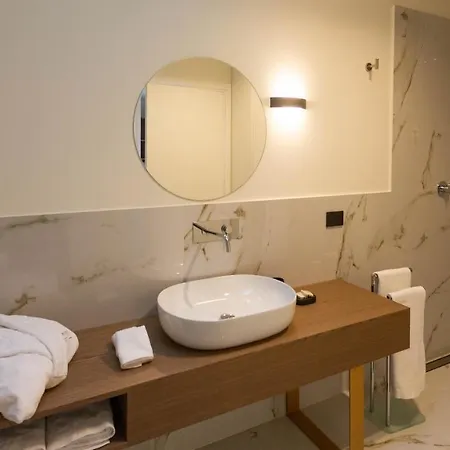 Ingrid 12, Emma Villa