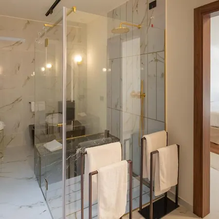 Ingrid 12, Emma Villa