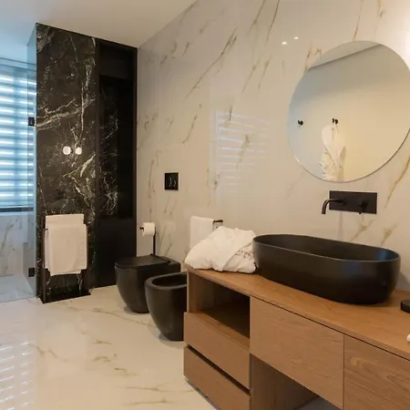 Ingrid 12, Emma Santa Venerina