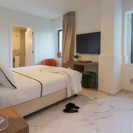 Ingrid 12, Emma Villa *