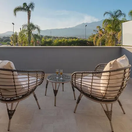 Ingrid 12, Emma Villa Santa Venerina